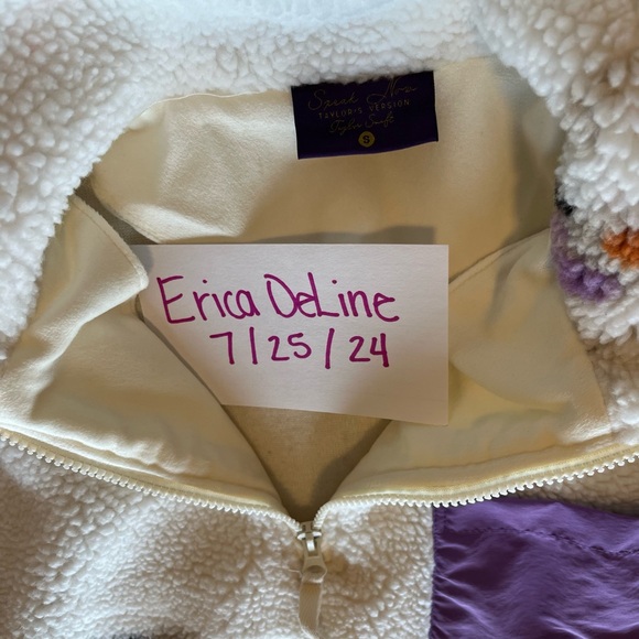 NWT Taylor Swift Speak Now Koi Fish Pullover - Picture 4 of 4